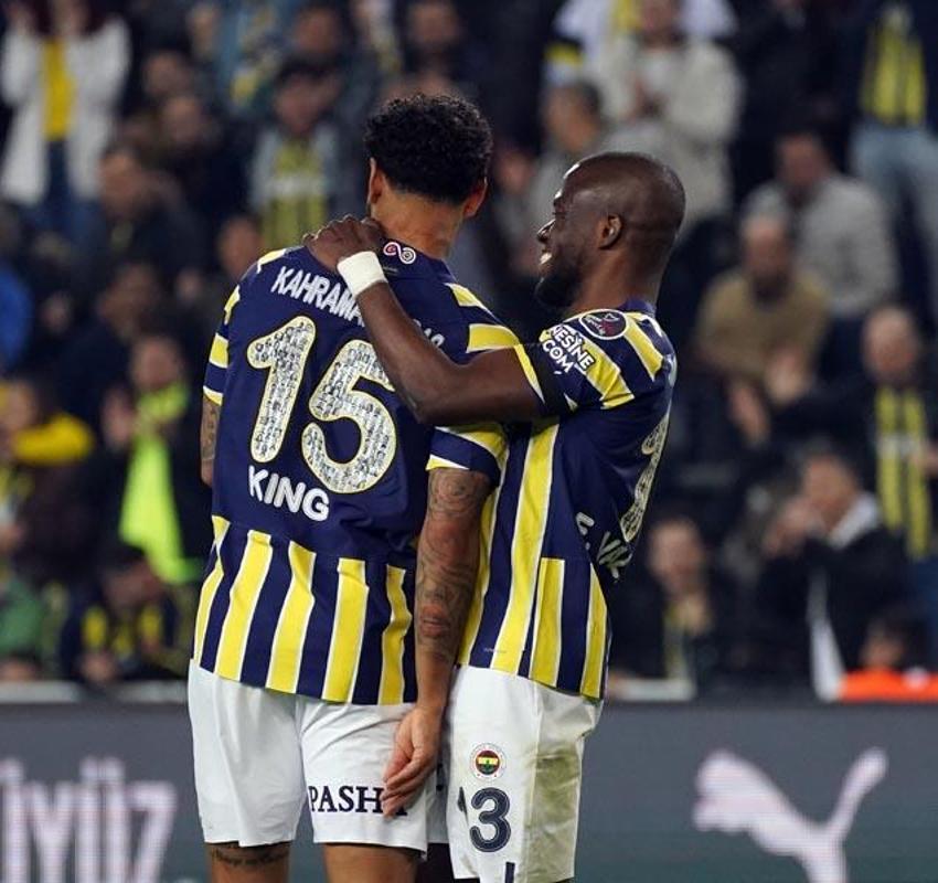 Fenerbahçe'de iki futbolcu kadro dışı! Ünlü yorumcu canlı yayında açıkladı