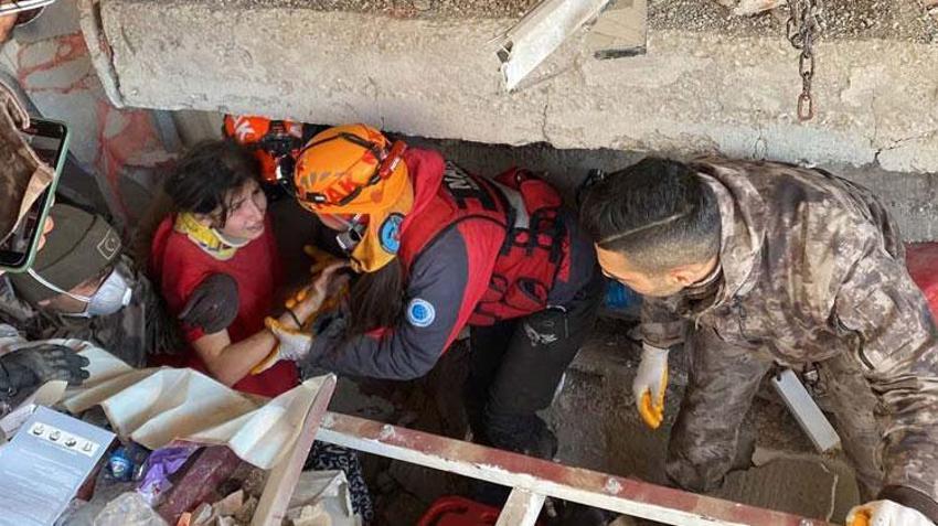 Enkazdan çıktı kurtarıcısına attığı telefon mesajı tüm ekibi ağlattı: Atilla abi ben Cemal... 