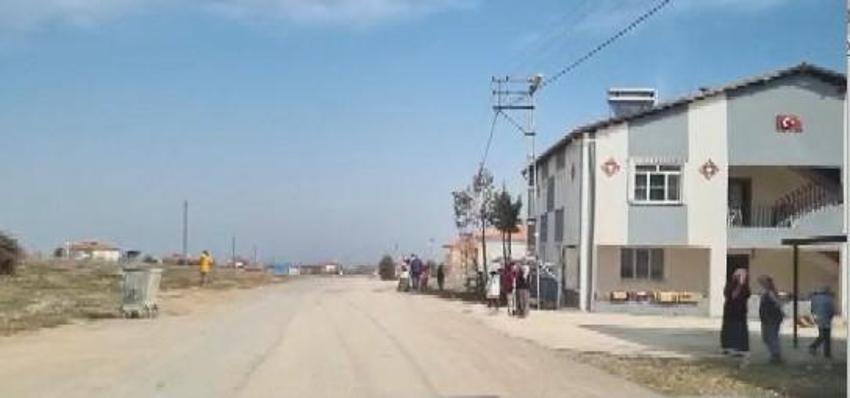Malatya'da 5.6 büyüklüğünde deprem! Yıkılan binalardan ilk fotoğraflar geldi