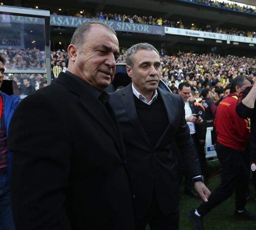 Süper Lig ekibi bombayı patlattı! Şampiyon teknik adam imzayı atmak için şehre geldi