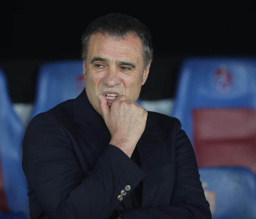 Süper Lig ekibi bombayı patlattı! Şampiyon teknik adam imzayı atmak için şehre geldi