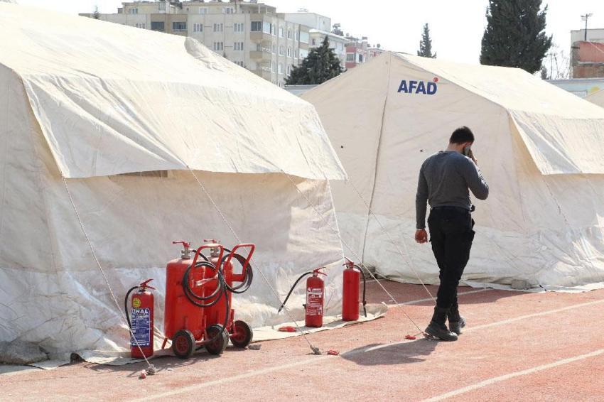 Deprem bölgesinde esnafa büyük destek! Ticaret yeniden canlanıyor
