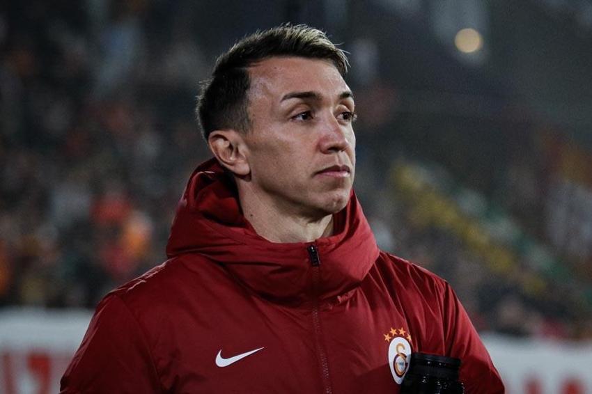 Torreira ve Arao'ya panik yaptıracak transfer! Galatasaray'ın yüzde 66 Fenerbahçe'nin şansı yüzde 38