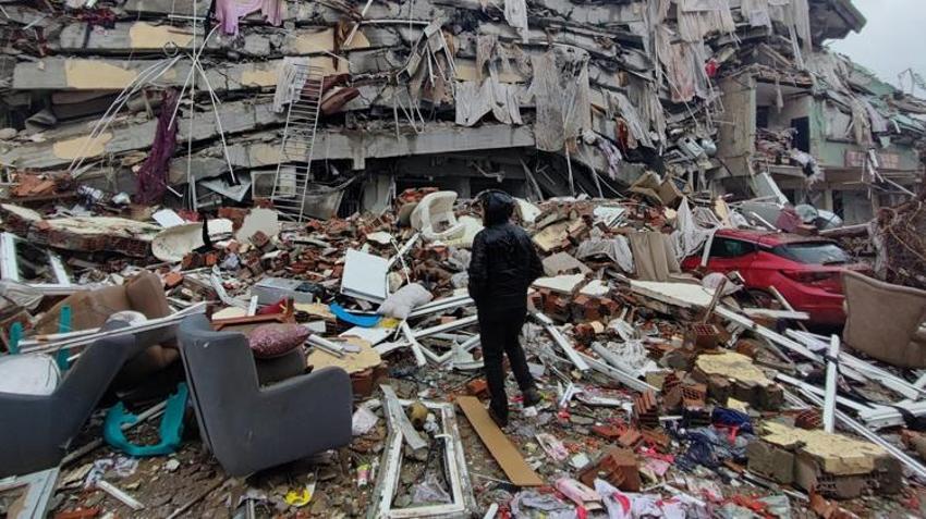 DEÜ'lü jeofizikçiler gerilme birikimine dikkat çekti