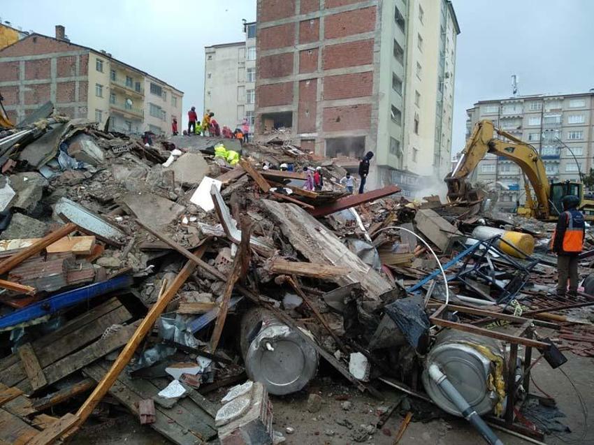 DEÜ'lü jeofizikçiler gerilme birikimine dikkat çekti