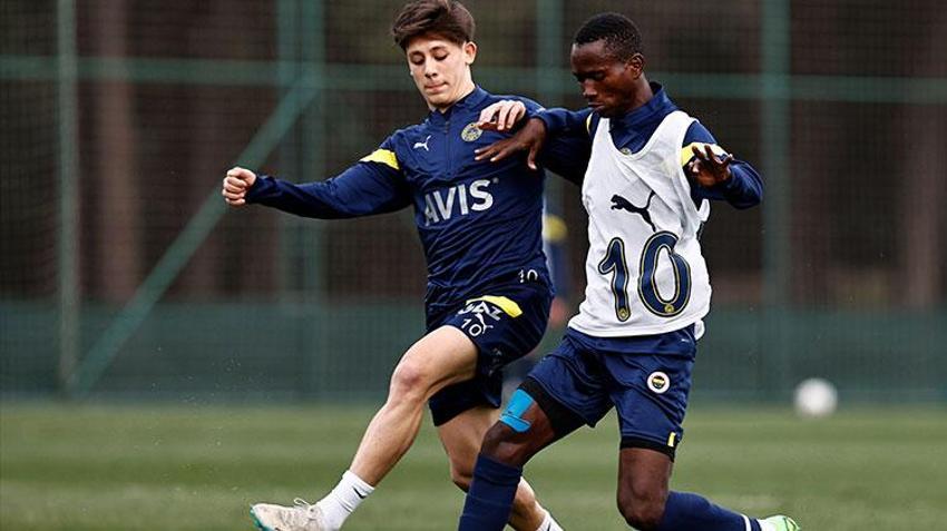 Fenerbahçe yeni Appiah'ı önce İstanbul'a getirdi sonra sessiz sedasız Samandıra'da denedi