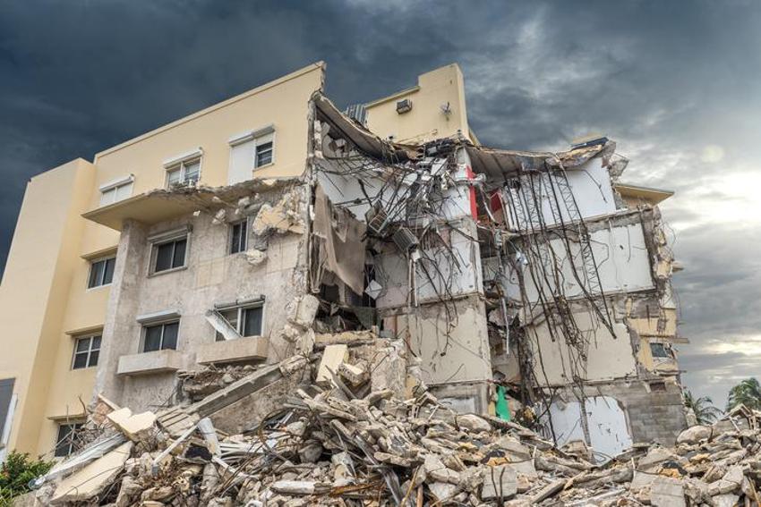 Şarlatan yine sahnede! 8 büyüklüğünde deprem için tarih paylaştı, flaş yanıt geldi