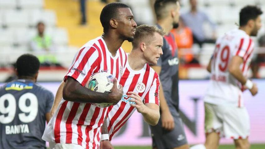 Transferin flaş takımı Galatasaray'dan iki bomba birden! Yıldız isim İstanbul'a geliyor...