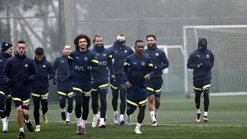 Fenerbahçe'de yer yerinden oynuyor! 6 isimle ayrılık