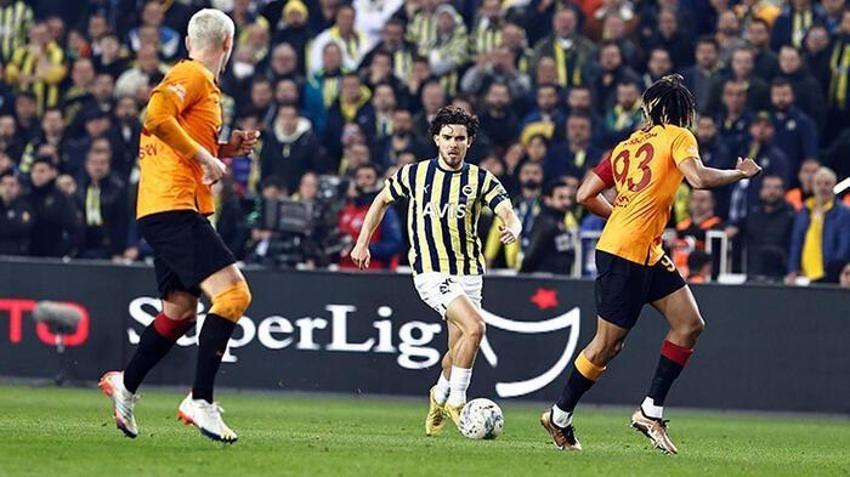 Fenerbahçe'de yer yerinden oynuyor! 6 isimle ayrılık