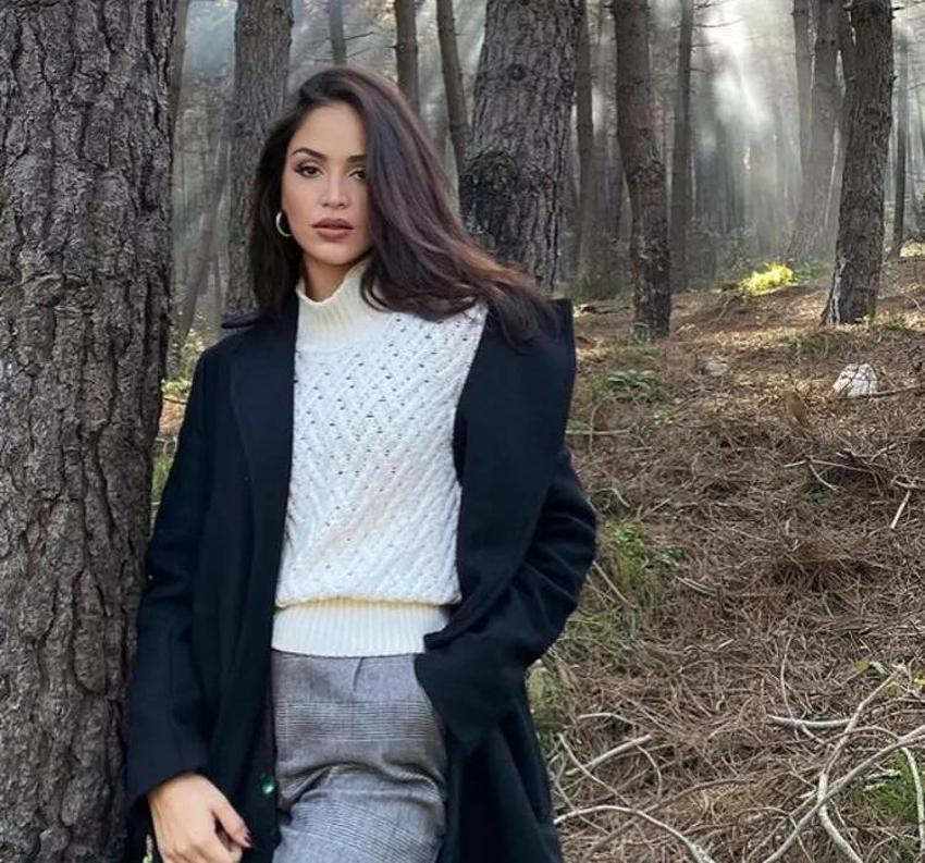 Berna Keklikler'in bikinili pozu sosyal medyayı ikiye böldü!