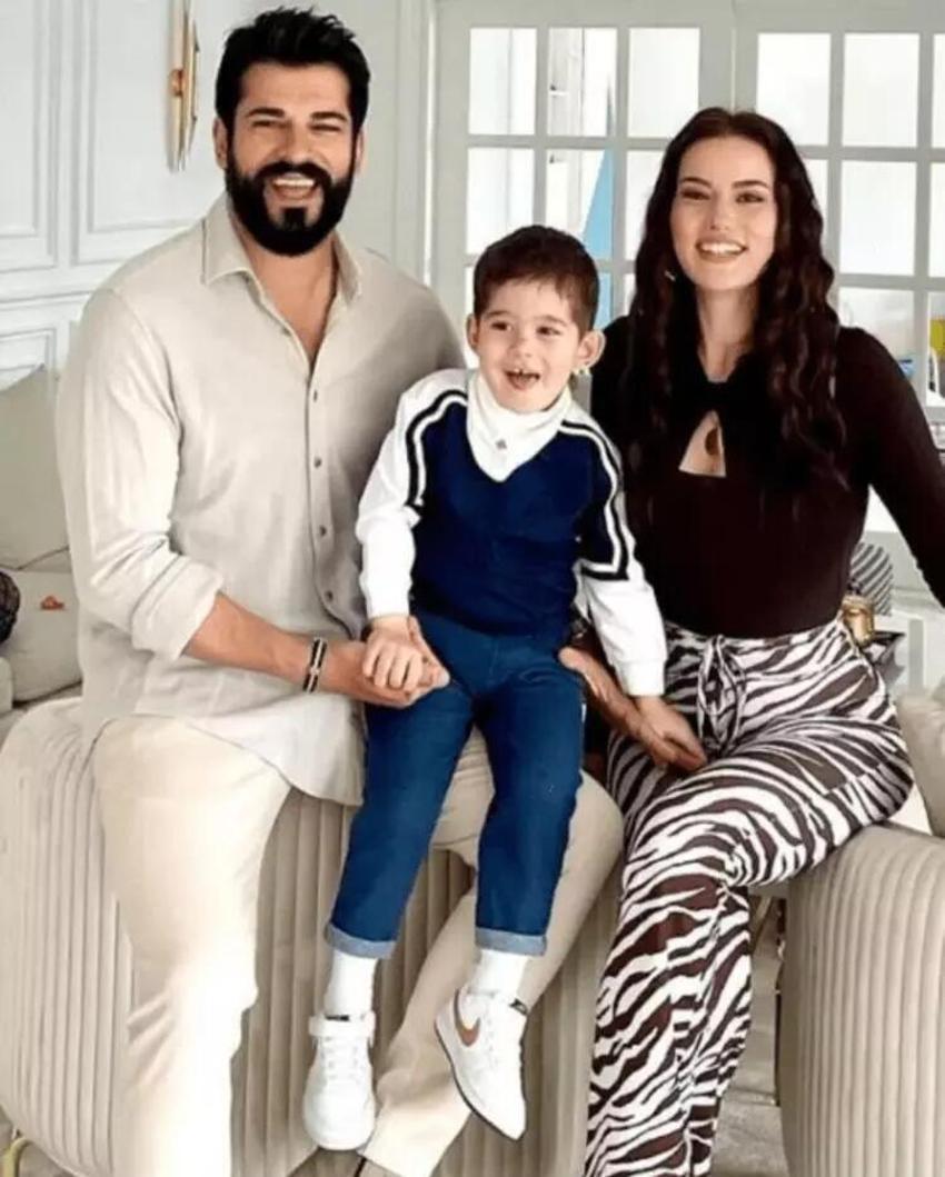 Burak Özçivit'in bir de kardeşini görün!