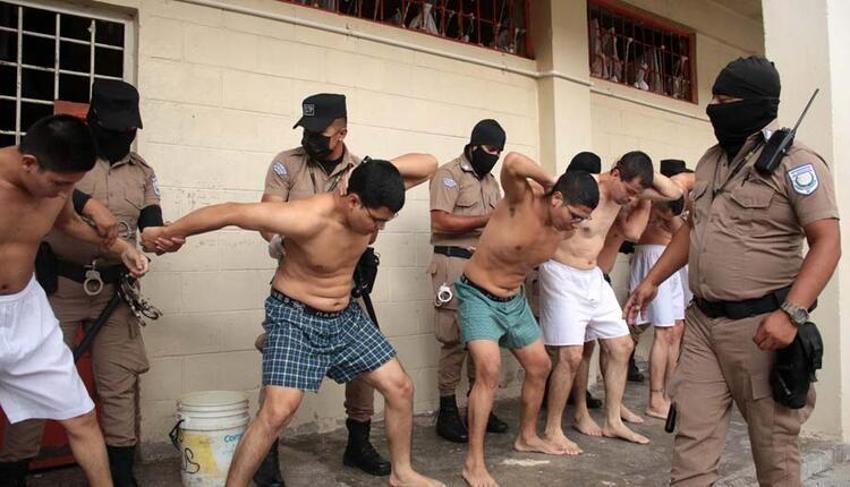 Mega Hapishane'nin en ölümcül çetesi! 'Sarı' saçlı kadınlara tecavüz, erkeklere dayak ve ölüm