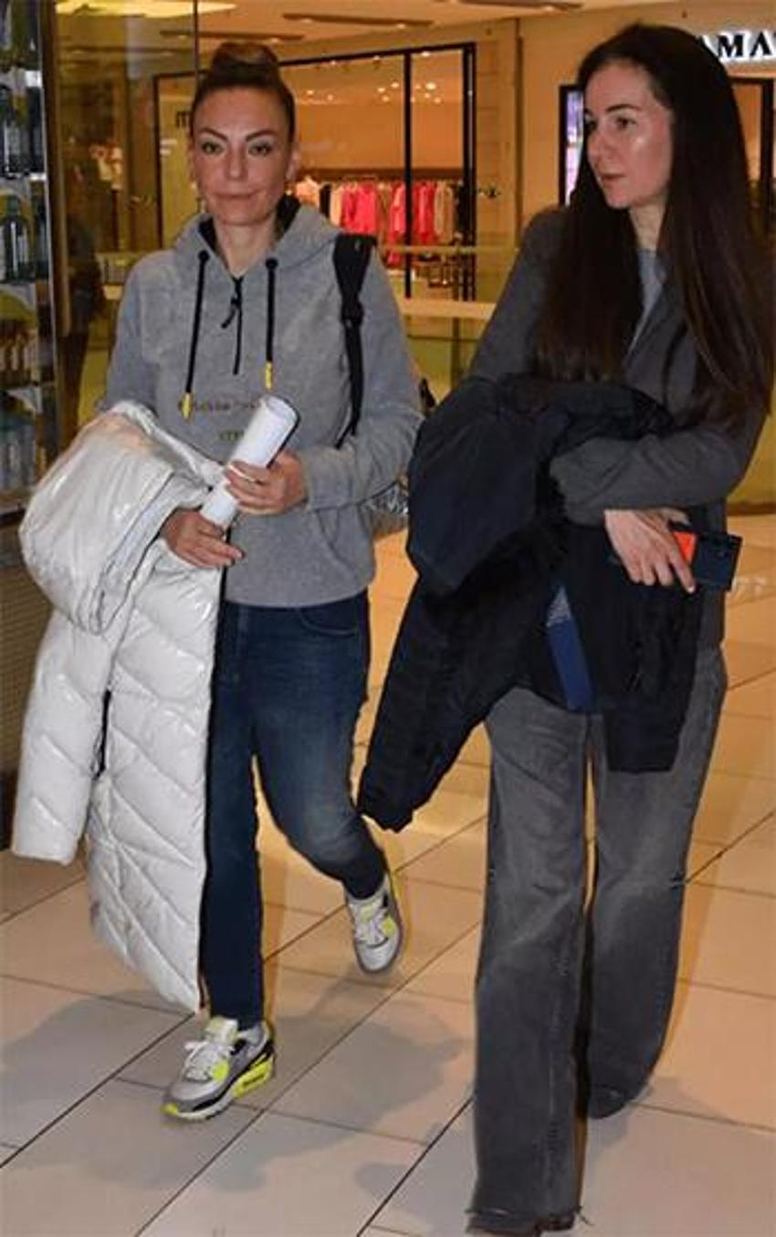 Özge Özder anlatırken duygulandı: Kızıma deprem düdüğü çalmayı öğrettim