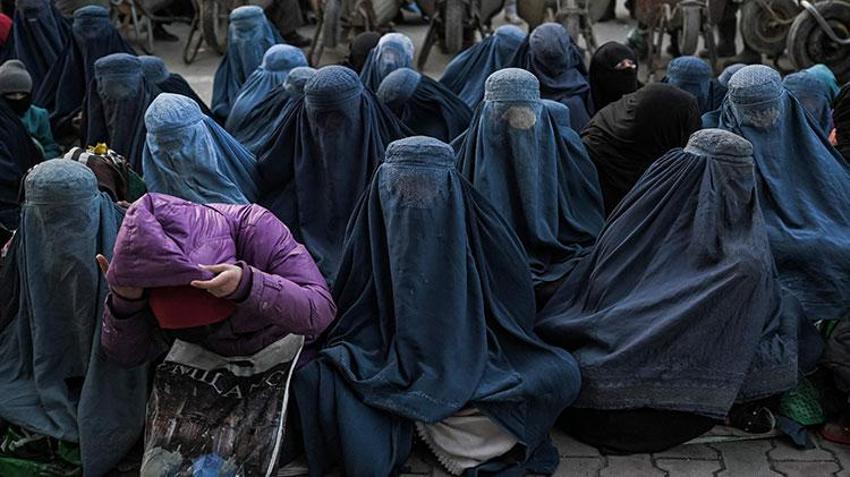 Eski boşanma kararları iptal edildi! Taliban’dan kadınlara bir darbe daha...