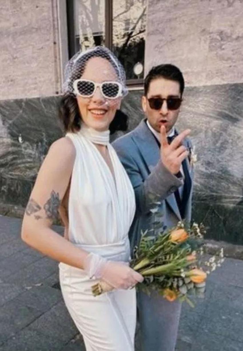 Geniş Aile'nin yıldızı Bora Akkaş baba oluyor! Eşi böyle duyurdu