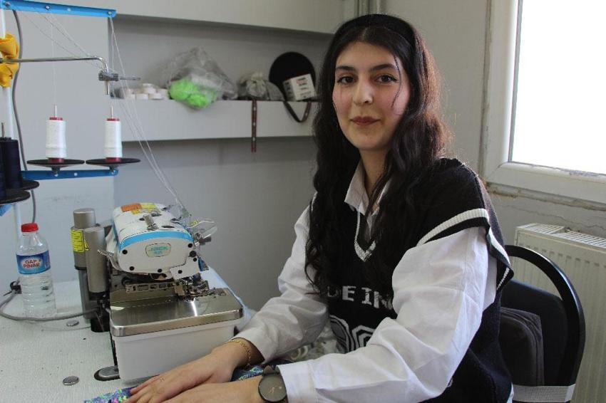 Devlet desteği ile tekstil atölyesi kurdu! Ev kadınıyken patron oldu