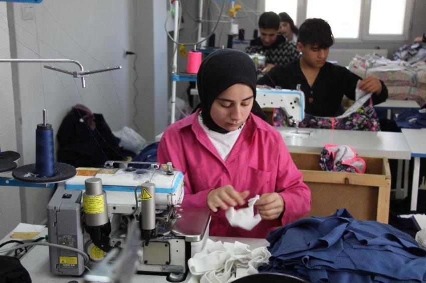 Devlet desteği ile tekstil atölyesi kurdu! Ev kadınıyken patron oldu