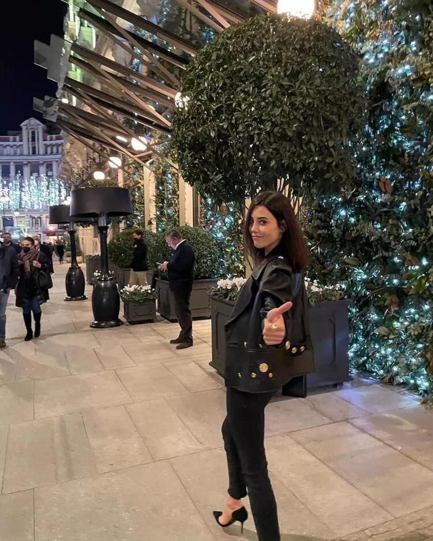 Cansu Dere hayranlarını üzecek haberi verdi!
