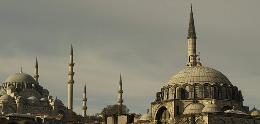 Berat Kandili kader değişir mi? Berat Kandilinde dualar alın yazısını değiştirir mi?