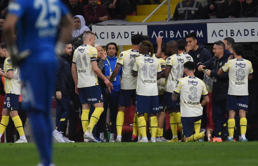 4 golcü getirdiler olmayınca dünyaca ünlü yıldızı teklif ettiler: Bedavaya Fenerbahçe'ye getirebiliriz
