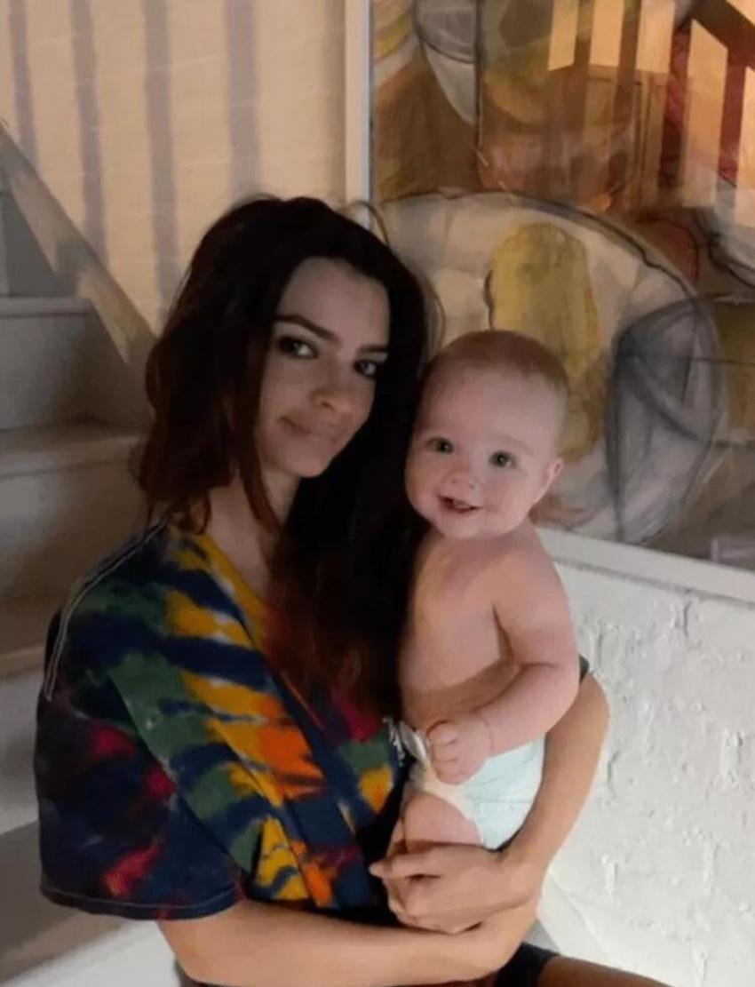 Emily Ratajkowski'den duygusal mesaj: Seni güvende tutmak için her şeyi yaparım!