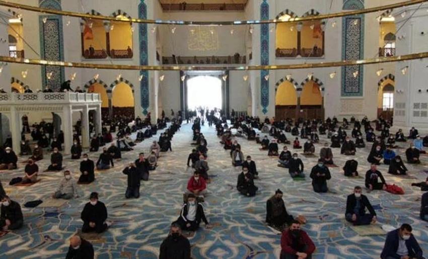 Berat Gecesi 6 rekatlık namaz nasıl kılınır? Berat Kandili 6 rekatlık namaza nasıl niyet edilir?