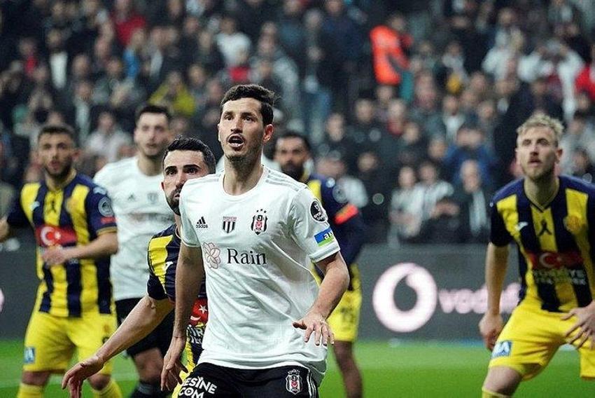 Şenol Güneş'ten Ceyhun Kazancı'ya gönderme! Beşiktaş'ta 9 ayrılık var