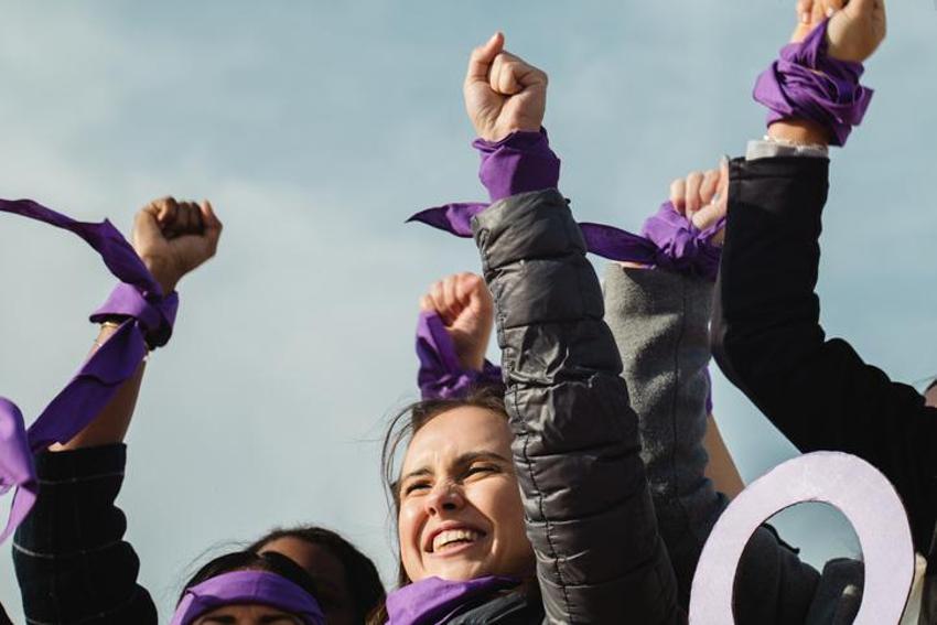 Dünya kadınlar günü ne zaman kutlanmaya başladı, neden 8 Mart? Kadınlar günü neden kutlanır, ne zaman ilan edildi, dünya emekçi kadınlar günü nedir, tarihi, hikayesi ne?