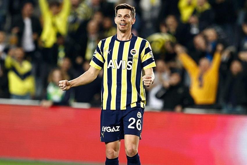 Gökhan Gönül ve Caner Erkin'den sonra Fenerbahçe'den Beşiktaş'a bir yıldız daha!