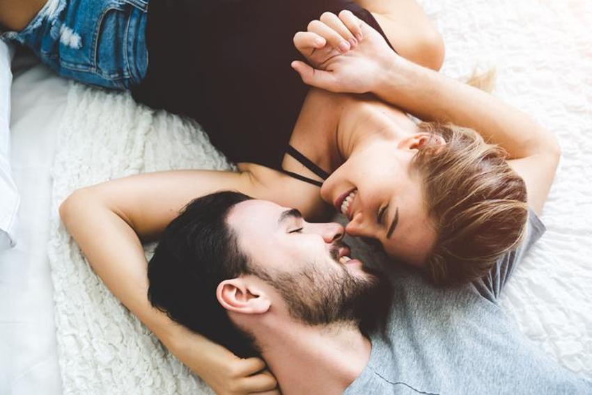 Haftada kaç kez cinsel ilişki yaşamak ideal? Dünyaca ünlü ilişki terapisti açıkladı