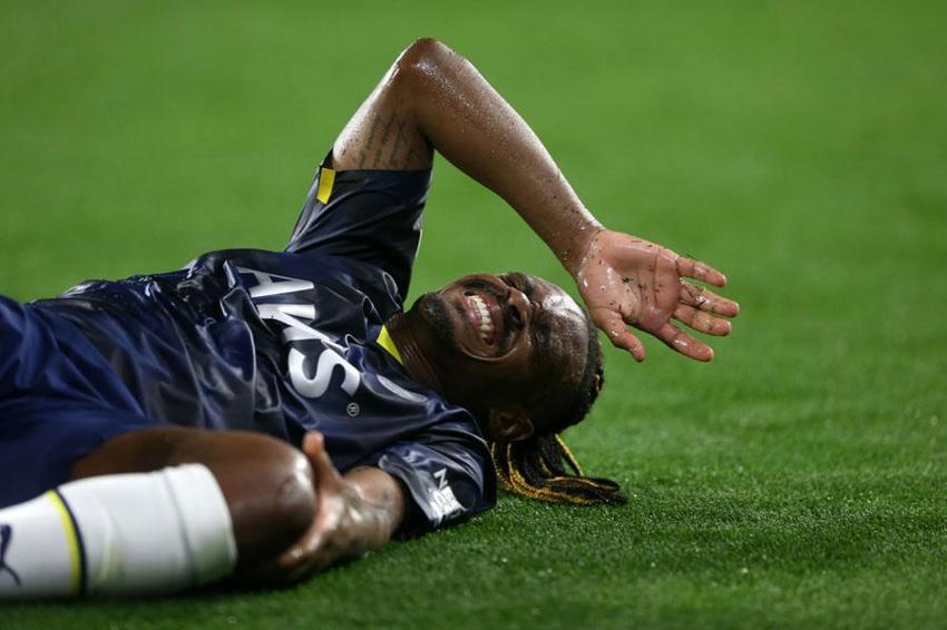 Sanchez Pizjuan'da atamayana atarlar kuralı! Sevilla: 2 Fenerbahçe: 0