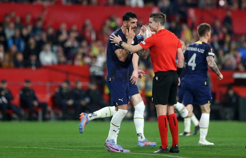 Sanchez Pizjuan'da atamayana atarlar kuralı! Sevilla: 2 Fenerbahçe: 0