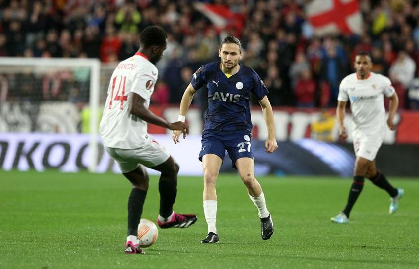 Sanchez Pizjuan'da atamayana atarlar kuralı! Sevilla: 2 Fenerbahçe: 0