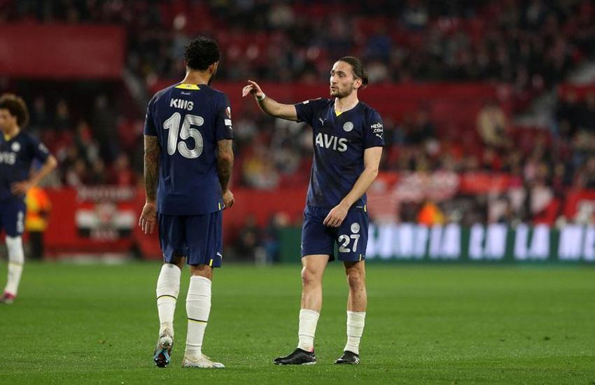 Sanchez Pizjuan'da atamayana atarlar kuralı! Sevilla: 2 Fenerbahçe: 0