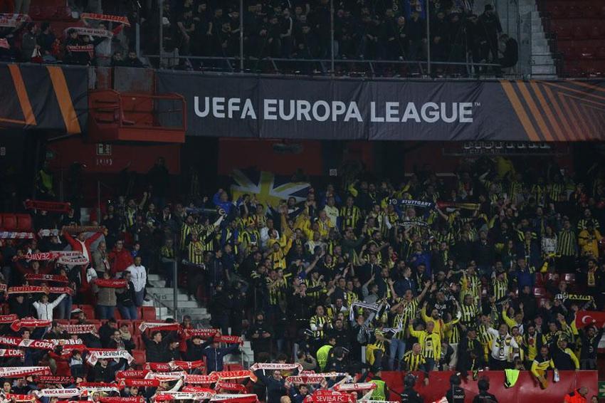 Sanchez Pizjuan'da atamayana atarlar kuralı! Sevilla: 2 Fenerbahçe: 0