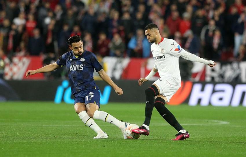 Sanchez Pizjuan'da atamayana atarlar kuralı! Sevilla: 2 Fenerbahçe: 0