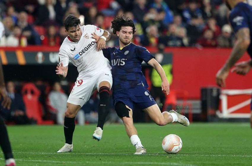 Jorge Jesus daha 2.dakikada sahaya daldı! 'Gözünün önünde görmüyor musun?'