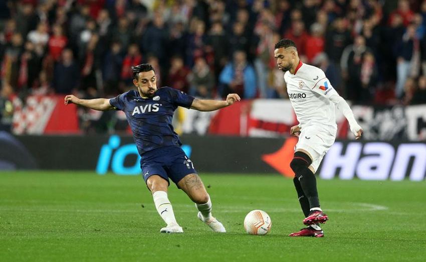 Jorge Jesus daha 2.dakikada sahaya daldı! 'Gözünün önünde görmüyor musun?'