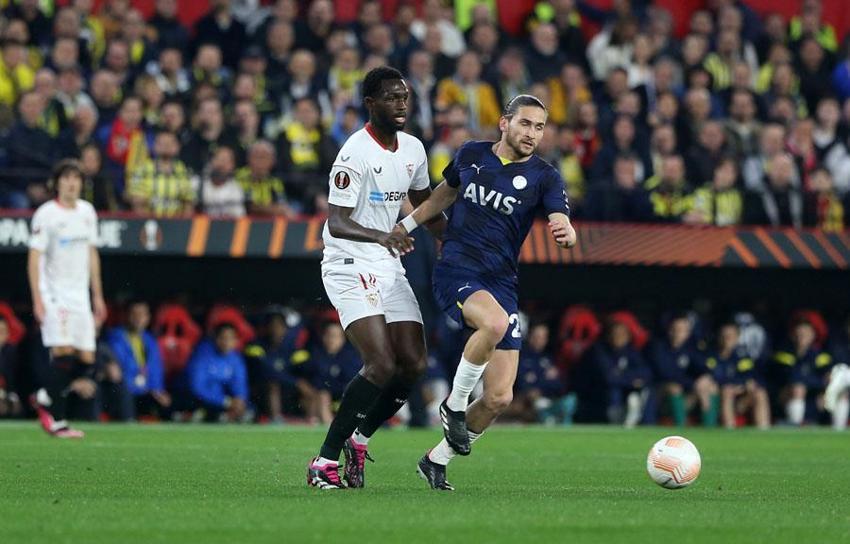 Jorge Jesus daha 2.dakikada sahaya daldı! 'Gözünün önünde görmüyor musun?'