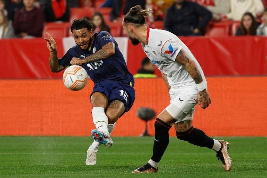 Burası Avrupa'nın ortası! Fenerbahçe taraftarlarına copla saldırı