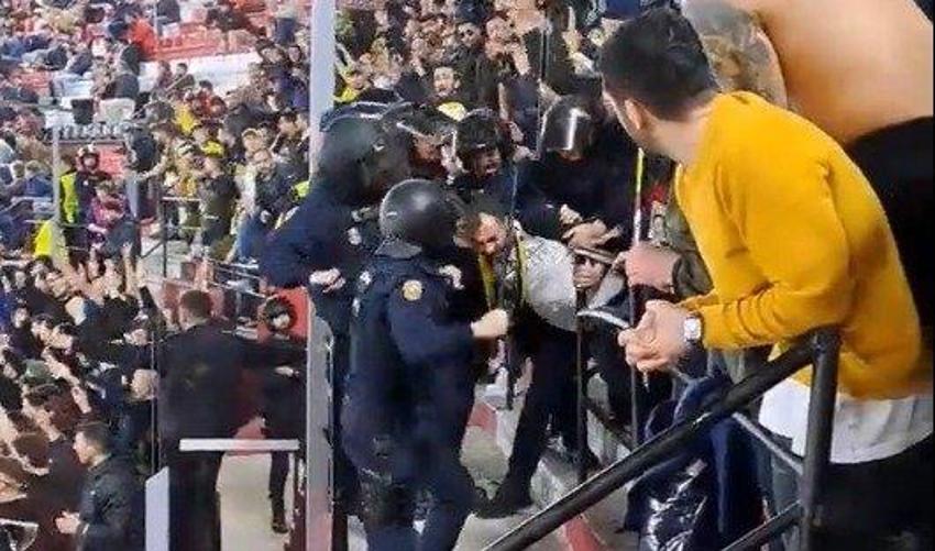 Burası Avrupa'nın ortası! Fenerbahçe taraftarlarına copla saldırı