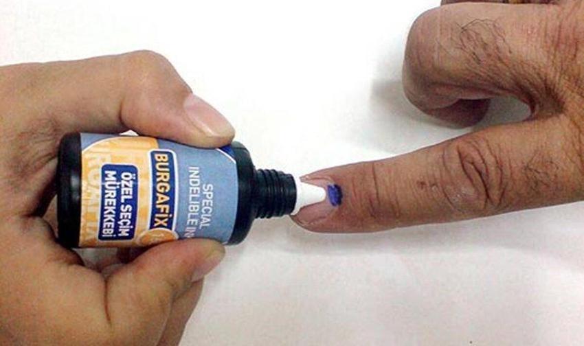 Seçimlerde parmak boyası nedir, neden kaldırıldı? Seçimlerde mavi boya niye kullanılıyordu, seçimlerde hala parmak boyası kullanan ülkeler var mı?