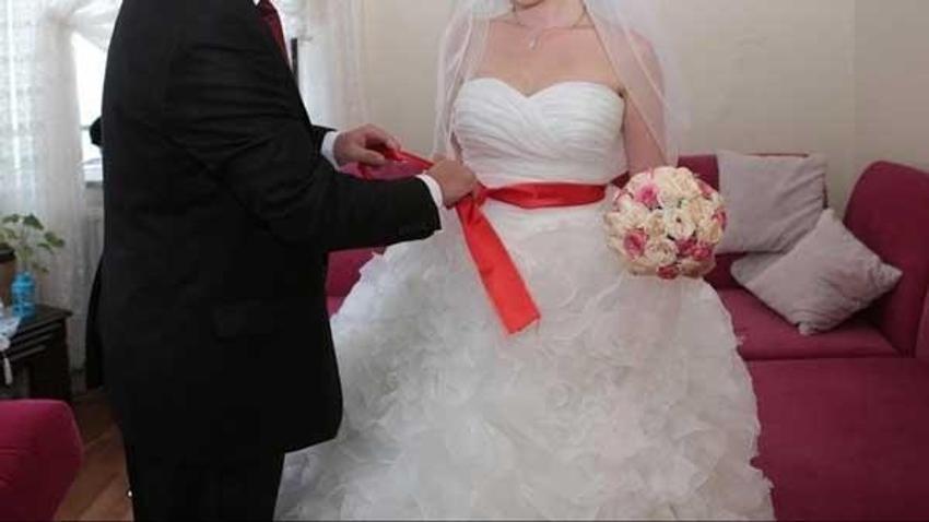Geline kırmızı kurdele neden 3 kere bağlanır? Kuşak neden 3 kere bağlanır?