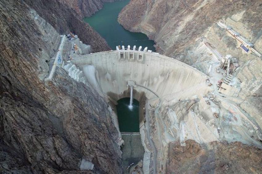 Baraj sularının dayandığı ilçe, dönüşümle 'hayalet şehir' oldu