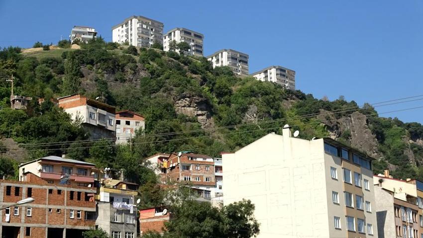 Depremin ardından 60 tonluk kaya tehdidi! 'Çelik ağlı, duvarlı’ çifte formül