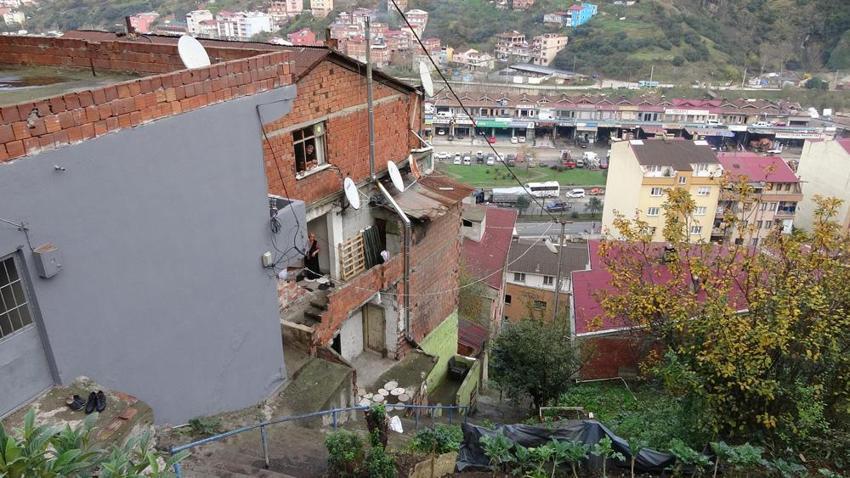 Depremin ardından 60 tonluk kaya tehdidi! 'Çelik ağlı, duvarlı’ çifte formül