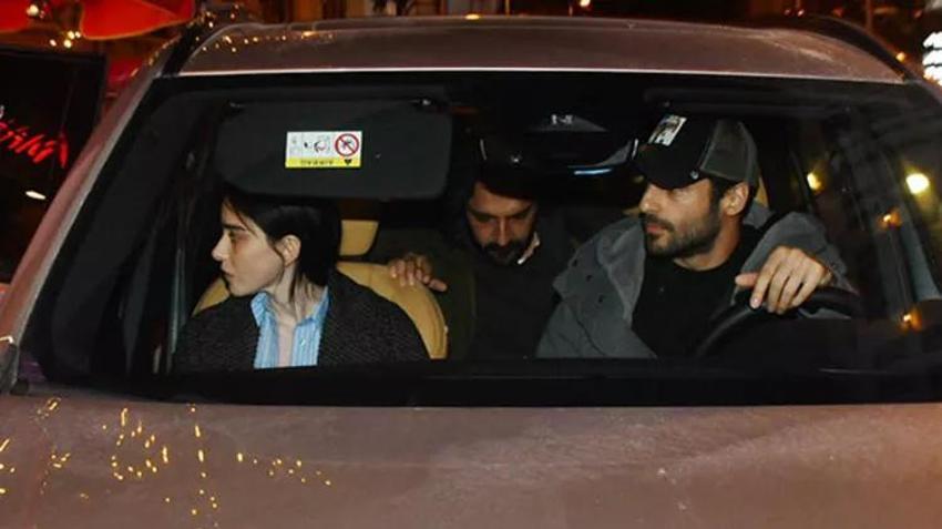 Özge Gürel arabaya koştu! 'Makyajsızım fotoğrafları siler misiniz?'