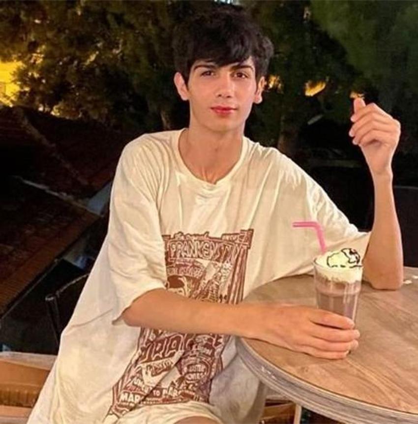 CZN Burak'tan Taha Duymaz'ın annesine ziyaret!