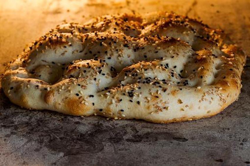 Evde Ramazan pidesi nasıl yapılır? Ramazan pidesi tarifi, malzemeleri ve yapımı: Ramazan pidesinin üstüne ne sürülür, altına ne konur? Kolay Ramazan pidesi yapılışı!